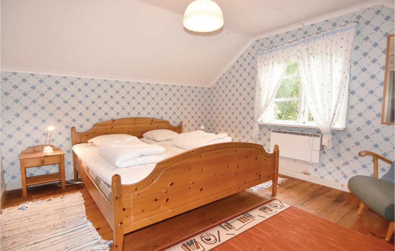 2 Bedroom Stunning Home In Molkom Sutterhojden Exterior photo